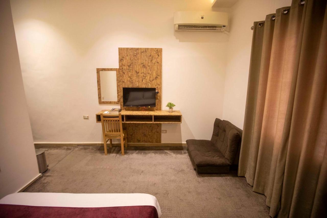 Hotel G N G Valencia 3*