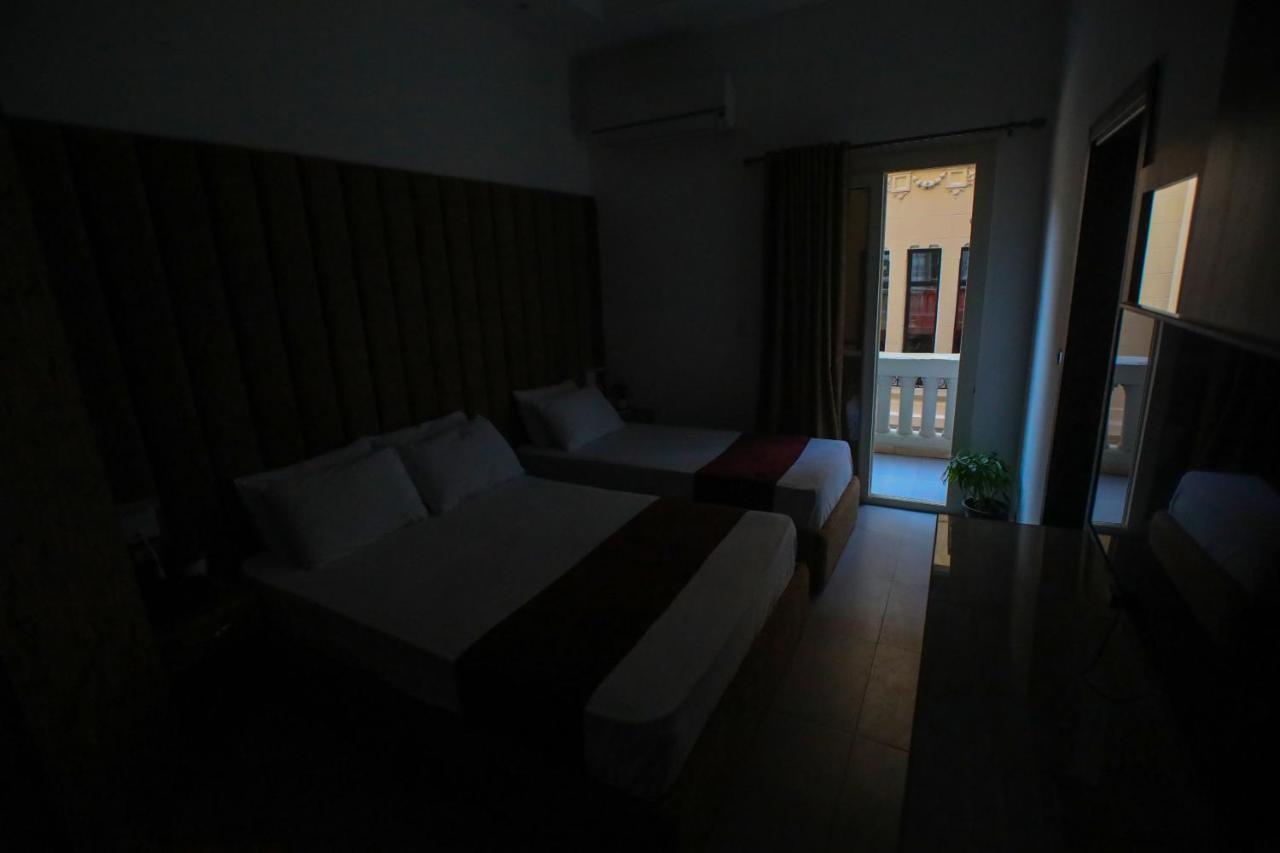 Hotel G N G Valencia 3*